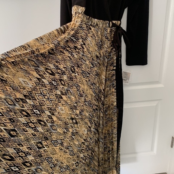 NWT LuLaRoe DeAnne Wrap Dress Black & Gold metallic size 3XL holidays pleated - Picture 9 of 16